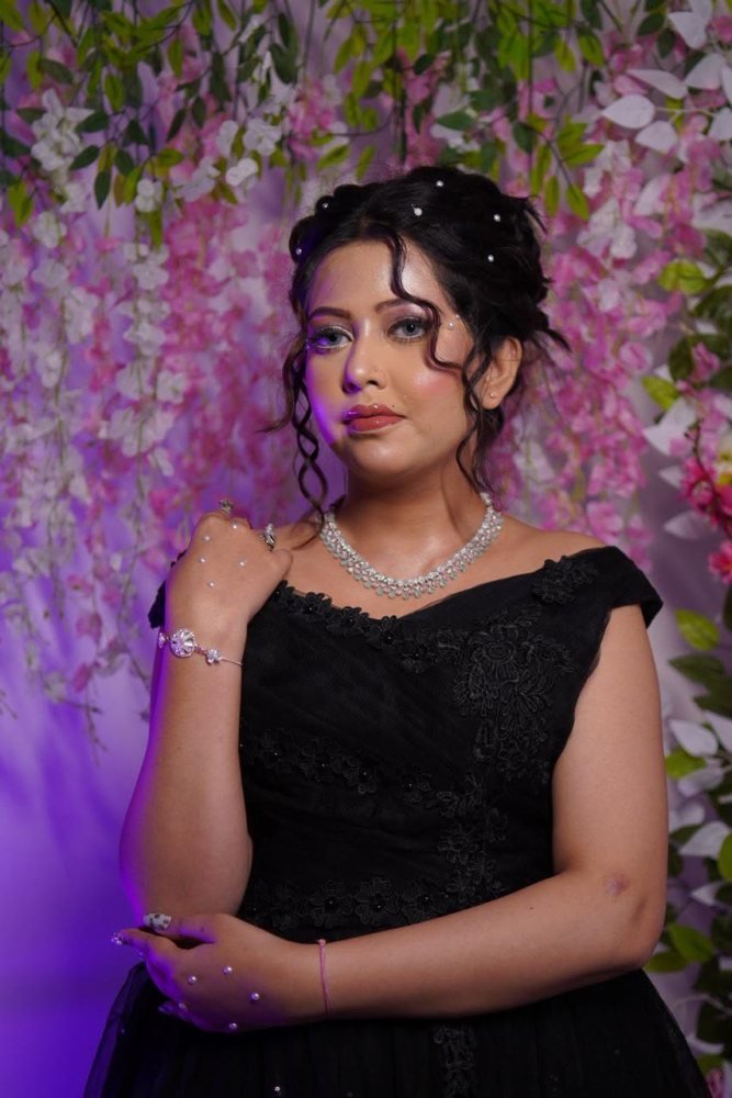 Riya Chauhan gallery photo