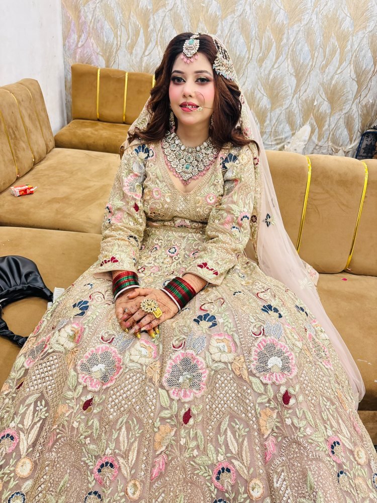 Riya Chauhan gallery photo