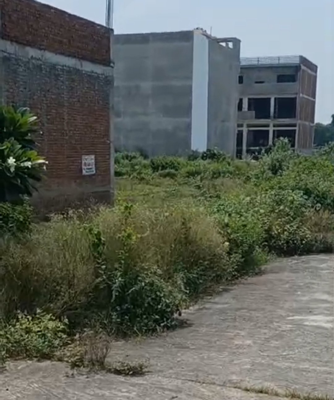 Plot Near Medical College 